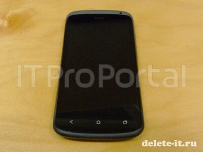 HTC One S:   